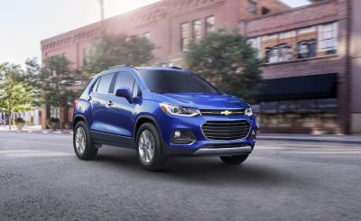 10 mẫu xe AWD có giá bán rẻ nhất hiện nay a2 Chevrolet Trax 2019 màu xanh
