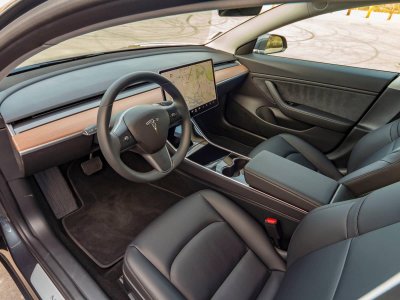 Nội thất xe Tesla Model 3 về Việt Nam Nội thất xe Tesla Model 3 về Việt Nam a1