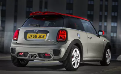 Mini John Cooper Works 2019 thể thao, quyến rũ Mini John Cooper Works 2019 thể thao, quyến rũ