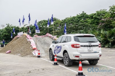 Ford SUV Drive - chương trình trải nghiệm cho khách hàng 4 Ford SUV Drive - chương trình trải nghiệm cho khách hàng 4.