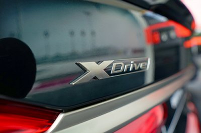 Những công nghệ giúp BMW M760Li xDrive vận hành mượt mà trên phố 4 Những công nghệ giúp BMW M760Li xDrive vận hành mượt mà trên phố a4