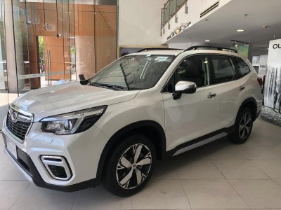 Ô tô nhập khẩu tại Việt Nam a8 Subaru Forester có giá bán niêm yết từ 1.445 - 1.920 tỷ đồng