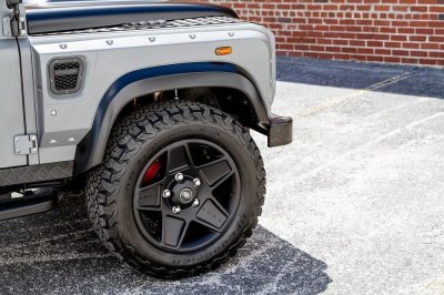 Ngắm chiếc Land Rover Defender mang sức mạnh Mỹ, nội thất đẳng cấp như siêu xe 4 Ngắm chiếc Land Rover Defender mang sức mạnh Mỹ, nội thất đẳng cấp như siêu xe a4