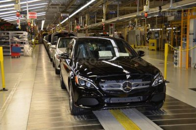 Mercedes-Benz C-Class trên dây chuyền sản xuất tại nhà máy Tuscaloosa Mercedes-Benz C-Class