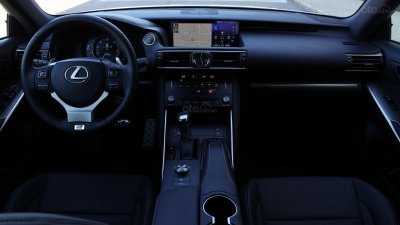 Ưu nhược điểm của Lexus IS 2019: Nhiều tính năng an toàn tiêu chuẩn Nội thất của Lexus IS 2019