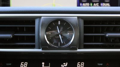 Ưu nhược điểm của Lexus IS 2019: Nhiều tính năng thông tin giải trí hợp lý Nội thất Lexus IS 2019 2