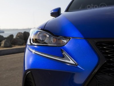 Ưu nhược điểm của Lexus IS 2019: Ngoại thất phong cách Đèn pha của Lexus IS 2019