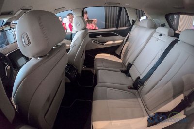 VinFast LUX V8: Chiếc SUV nhanh nhất phân khúc 6 VinFast LUX V8: Chiếc SUV nhanh nhất phân khúc 6.