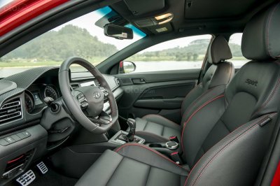 Ảnh chi tiết Hyundai Elantra Sport 2019 9 Ảnh chi tiết Hyundai Elantra Sport 2019 a9