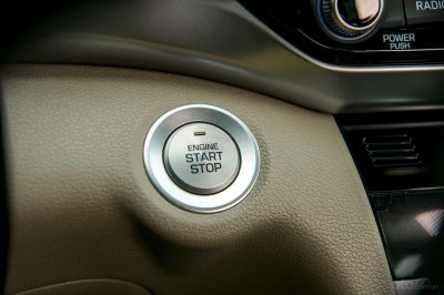 Nút bấm khởi động trên Hyundai Elantra 2019 Nút bấm khởi động trên Hyundai Elantra 2019...