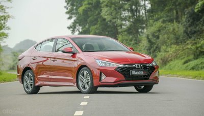 Hyundai Elantra Sport 2019 Hyundai Elantra Sport 2019...