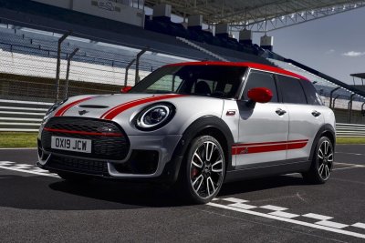 Ngắm MINI JCW Clubman và Countryman 2020: Hai phiên bản mạnh nhất lịch sử với 302 mã lực 9 Ngắm MINI JCW Clubman và Countryman 2020: Hai phiên bản mạnh nhất lịch sử với 302 mã lực a9