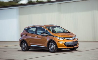 Góc 3/4 đầu xe Chevrolet Bolt 2019