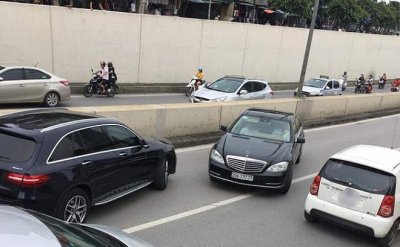 Tài xế Việt và những hành vi lái xe nguy hiểm khó bỏ a2 Ô tô chạy ngược chiều tại Việt Nam