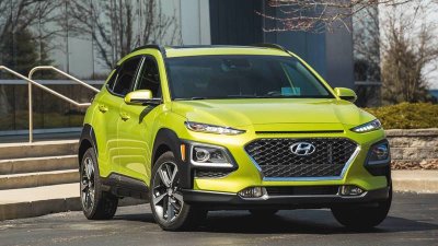 Top 10 mẫu SUV/Crossover chạy xăng tiết kiệm nhất năm 2019 Hyundai Kona đời 2019 màu xanh