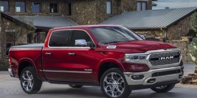 Ram 1500 2019 màu đỏ