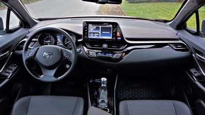 Ưu nhược điểm xe Toyota C-HR 2019: Góc nhìn toàn cảnh