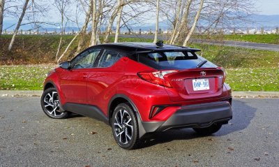 Ưu nhược điểm xe Toyota C-HR 2019: Phi cước vượt lộ