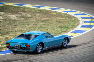 Lamborghini Miura 1971 được hồi sinh với vẻ đẹp vượt thời gian a10