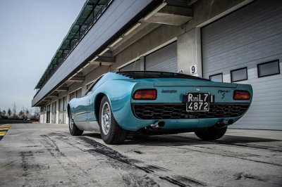 Lamborghini Miura 1971 được hồi sinh với vẻ đẹp vượt thời gian a5