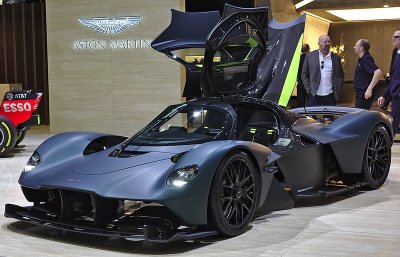 Aston Martin Valkyrie bản sản xuất có giá 3,2 triệu USD (74 tỉ VNĐ) Aston Martin Valkyrie tại triển lãm Geneva 2019