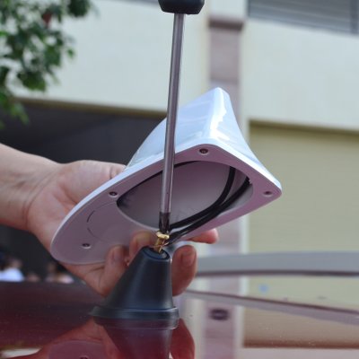 Ăng ten vây cá mập và những điều bạn cần biết 2 Ăng ten vây cá mập và những điều bạn cần biết 3