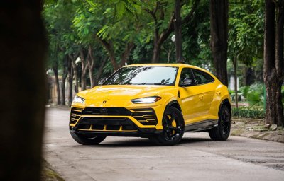 Lamborghini Urus và Rolls-Royce Cullinan của đại gia Việt về chung một nhà a2