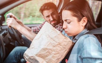 Những vật dụng tài xế nên chuẩn bị khi người thân có chứng say xe Những vật dụng tài xế nên chuẩn bị khi người thân có chứng say xe.