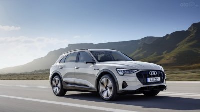 Audi E-Tron 2019 đang đi