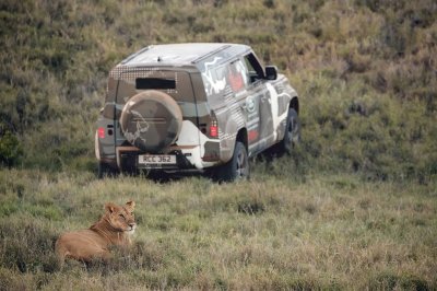 Land Rover Defender 2020 tham gia chương trình thử nghiệm tại Lãnh địa Sư tử Kenya 20 Land Rover Defender 2020 tham gia chương trình thử nghiệm tại Lãnh địa Sư tử Kenya a20