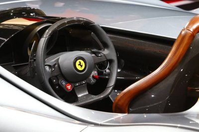 Ferrari Monza SP1 hét giá 42 tỷ đồng vẫn không có xe để bán 6 Ferrari Monza SP1 hét giá 42 tỷ đồng vẫn không có xe để bán a6