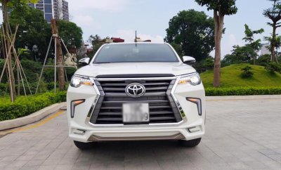 Toyota Hilux tại Việt Nam "hóa thân" thành Lexus LX 570 2 Toyota Hilux tại Việt Nam "hóa thân" thành Lexus LX 570 a2