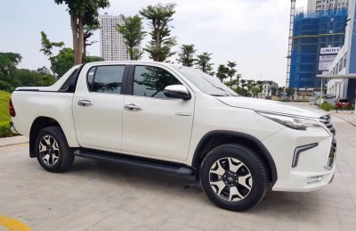 Toyota Hilux tại Việt Nam "hóa thân" thành Lexus LX 570 20 Toyota Hilux tại Việt Nam "hóa thân" thành Lexus LX 570 a20