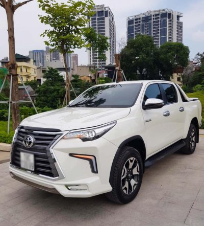 Toyota Hilux tại Việt Nam "hóa thân" thành Lexus LX 570 4 Toyota Hilux tại Việt Nam "hóa thân" thành Lexus LX 570 a4