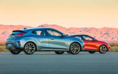 Hyundai Veloster Turbo R-Spec là đối thủ cạnh tranh với Ford Fiesta ST.