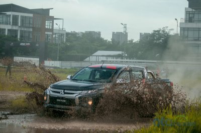 trải nghiệm cùng đội đua RACING và tay đua Masuoka 2.