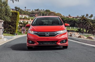 Mức tiêu thụ nhiên liệu của Honda Fit: 7,13/5,88/6,53 lít/100km (đô thị/cao tốc/hỗn hợp).