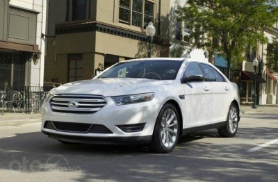 Ford Taurus 2019.