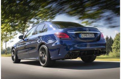 Khoang hành lý Mercedes-AMG C 63 Mercedes-AMG C 63.