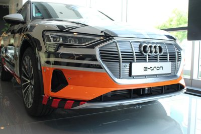 SUV điện Audi E-Tron chính thức cập bến showroom Audi Hồ Chí Minh 2 SUV điện Audi E-Tron chính thức cập bến showroom Audi Hồ Chí Minh 3