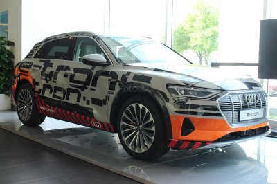 SUV điện Audi E-Tron chính thức cập bến showroom Audi Hồ Chí Minh.