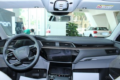 SUV điện Audi E-Tron chính thức cập bến showroom Audi Hồ Chí Minh 12