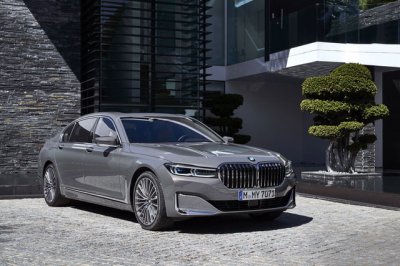 BMW đưa ra tiên đoán xấu về tương lai của động cơ V12 1 BMW đưa ra tiên đoán xấu về tương lai của động cơ V12 a1