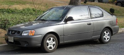 Hyundai Accent thế hệ thứ 2 Hyundai Accent thế hệ thứ 2.