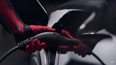 Audi e-tron GT sánh đôi với Spider-Man trong bộ phim bom tấn sắp công chiếu 2 Audi e-tron GT sánh đôi với Spider-Man trong bộ phim bom tấn sắp công chiếu a2