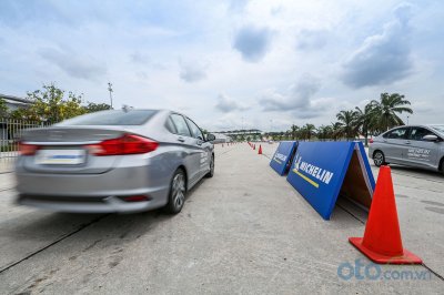 MICHELIN Energy XM2+ thể hiện sự vượt trội về quãng đường phanh ngắn MICHELIN Energy XM2+ thể hiện sự vượt trội về quãng đường phanh ngắn.
