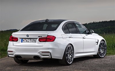 Vị trí nắp bình xăng trên xe BMW M3...