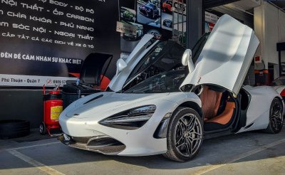 Khoảnh khắc McLaren 720S Launch Edition đầu tiên tại Việt Nam vi vu trên phố 1 Khoảnh khắc McLaren 720S Launch Edition đầu tiên tại Việt Nam vi vu trên phố a1