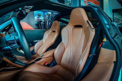 Khoảnh khắc McLaren 720S Launch Edition đầu tiên tại Việt Nam vi vu trên phố 14 Khoảnh khắc McLaren 720S Launch Edition đầu tiên tại Việt Nam vi vu trên phố a14