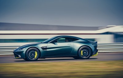 Siêu xe Aston Martin Vantage AMR bắt đầu được nhận đặt cọc tại Việt Nam 3 Siêu xe Aston Martin Vantage AMR bắt đầu được nhận đặt cọc tại Việt Nam 3a